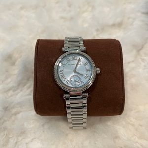 Michael Kors ‘Mini Skylark’ blue face watch